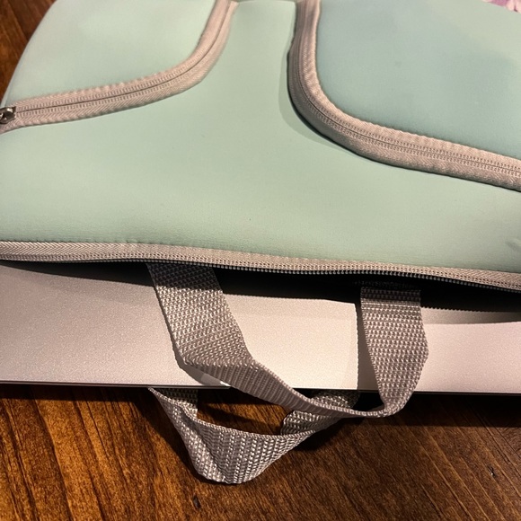 MacBook Air 2015 11-inch - Picture 15 of 16